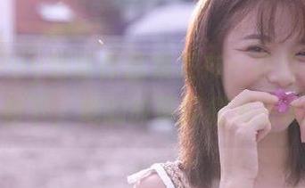 Puy Puy最新作品集发布：在白衬衫的映衬下，她的故事闪耀光芒.txt